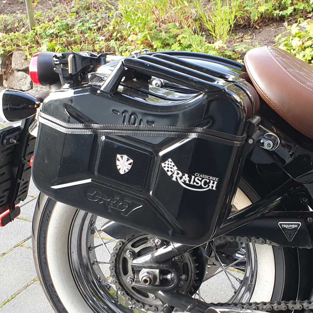 10l-Kanister-Seitenkoffer-am-Motorrad